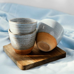 陶器のつゆ入れ